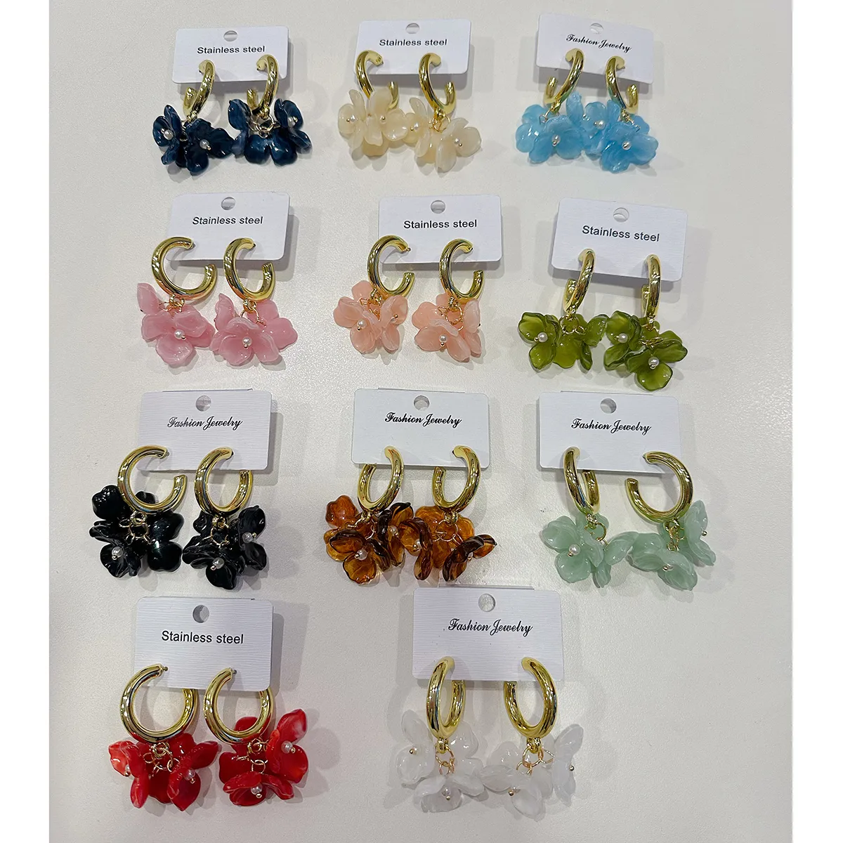 1 Pair Casual Cute Flower Inlay Alloy Acrylic Imitation Pearl Gold Plated Ear Studs display picture 1
