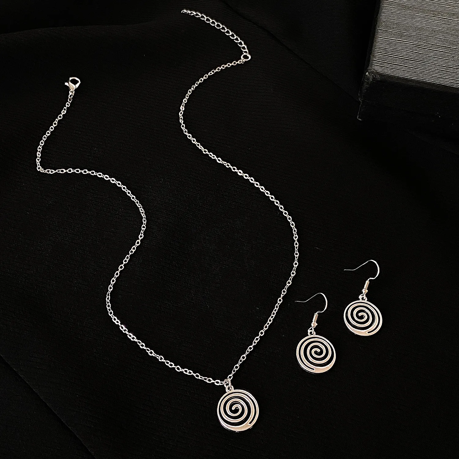 Elegant Spiral 304 Stainless Steel Alloy Plating Women's Jewelry Set display picture 12