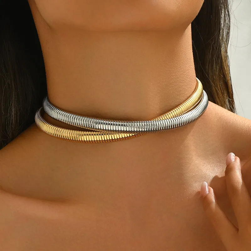 Modern Style Classic Style Geometric Iron Plating Women's Necklace display picture 1