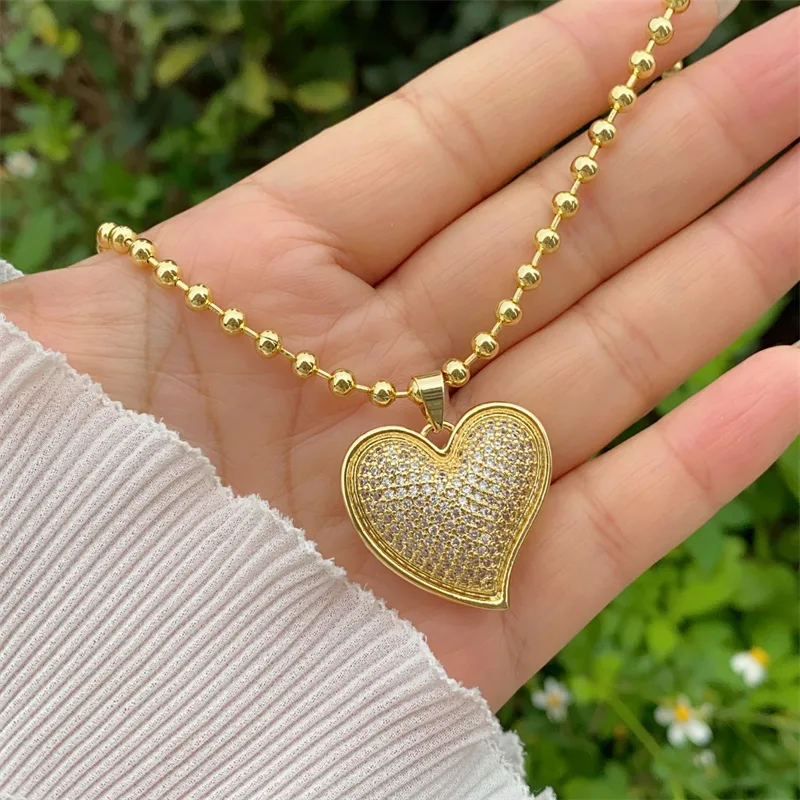 Retro Classic Style Letter Heart Shape Copper Inlay Zircon 18K Gold Plated Women's Pendant Necklace display picture 3