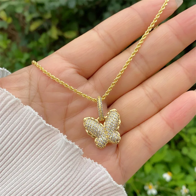 Retro Classic Style Letter Heart Shape Copper Inlay Zircon 18K Gold Plated Women's Pendant Necklace display picture 2