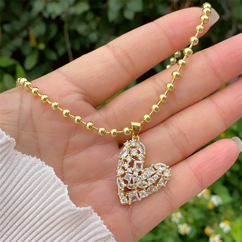 Retro Classic Style Heart Shape Copper Inlay Zircon 18K Gold Plated Women's Pendant Necklace display picture 3