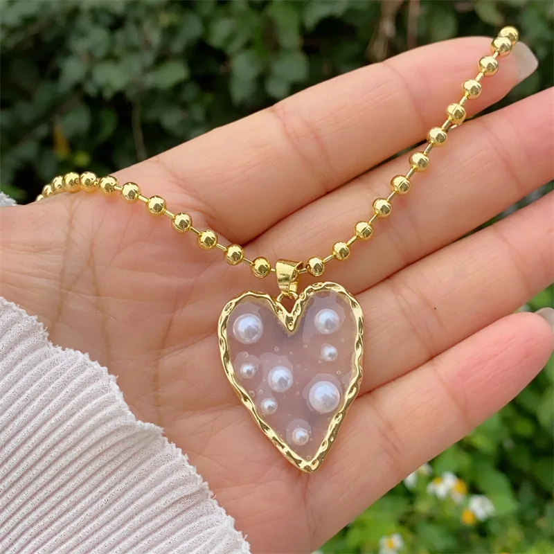 Retro Classic Style Heart Shape Copper Inlay Zircon 18K Gold Plated Women's Pendant Necklace display picture 1