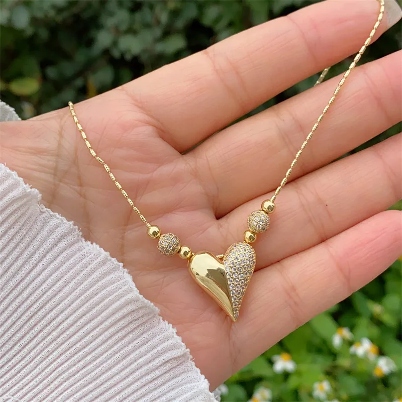 Retro Classic Style Heart Shape Copper Inlay Zircon 18K Gold Plated Women's Pendant Necklace display picture 7