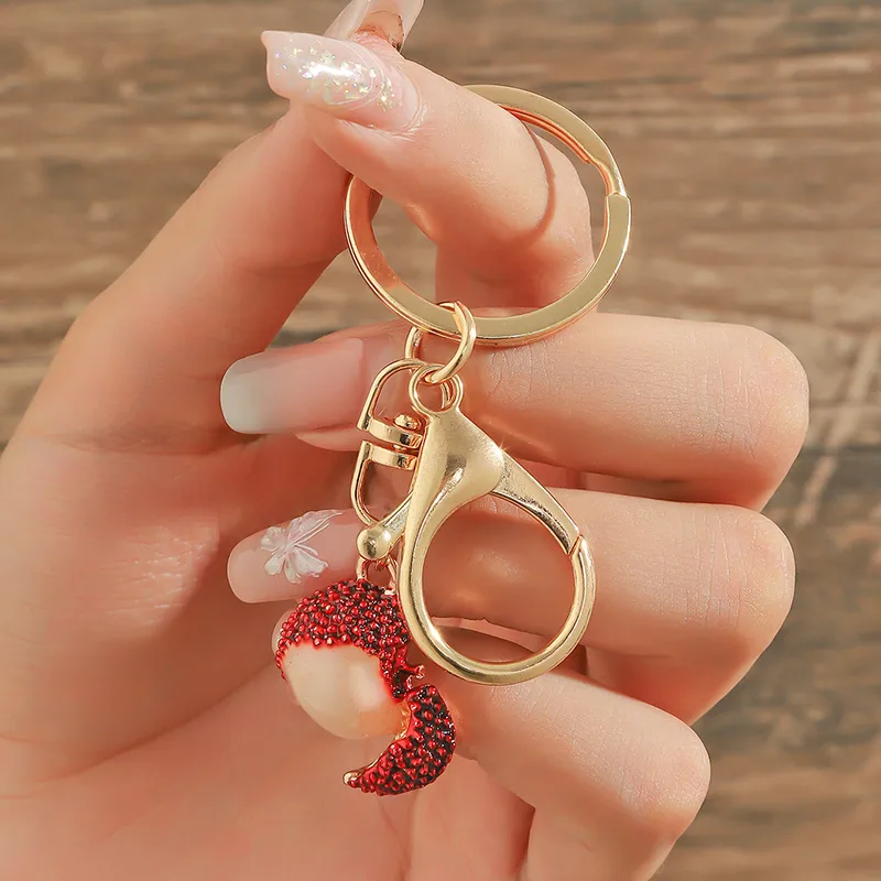 1 Piece Cute Modern Style Fruit Litchi Alloy Women's Screw Clasp Closure Lobster Trigger Clasp Closure Bag Pendant Keychain display picture 3