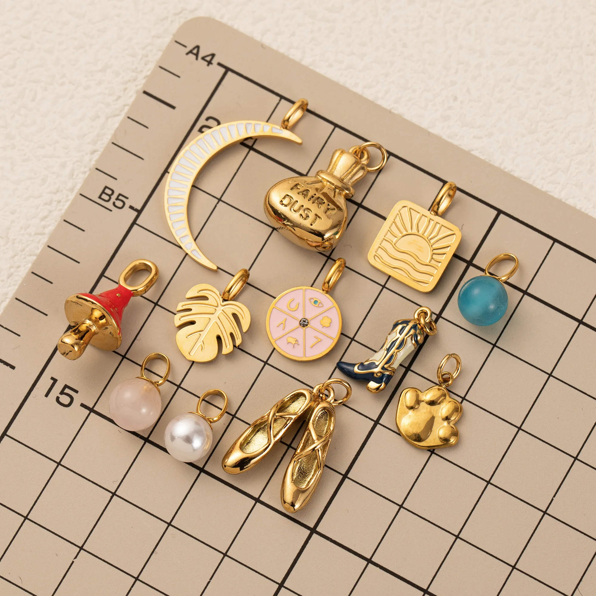 Vintage Style Classic Style Pearl Mushroom Boots 304 Stainless Steel Zircon 18K Gold Plated DIY Jewelry Accessories display picture 3