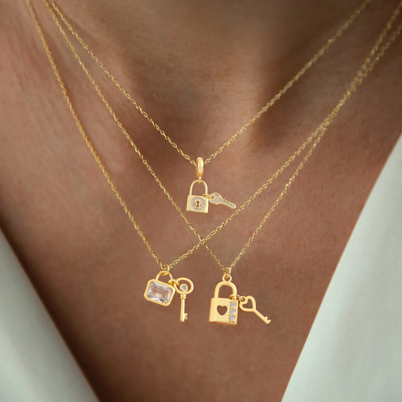 Elegant Simple Style Key Lock 201 Stainless Steel Copper Artificial Crystal Zircon Women's Pendant Necklace display picture 1
