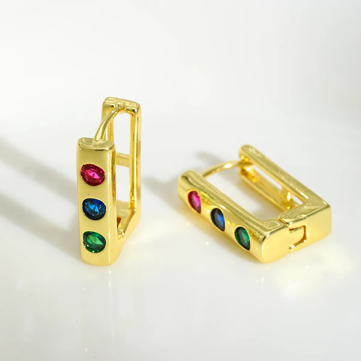 1 Pair Casual Elegant Shiny Geometric Inlay Copper Zircon Imitation Gold  Ear Studs display picture 2