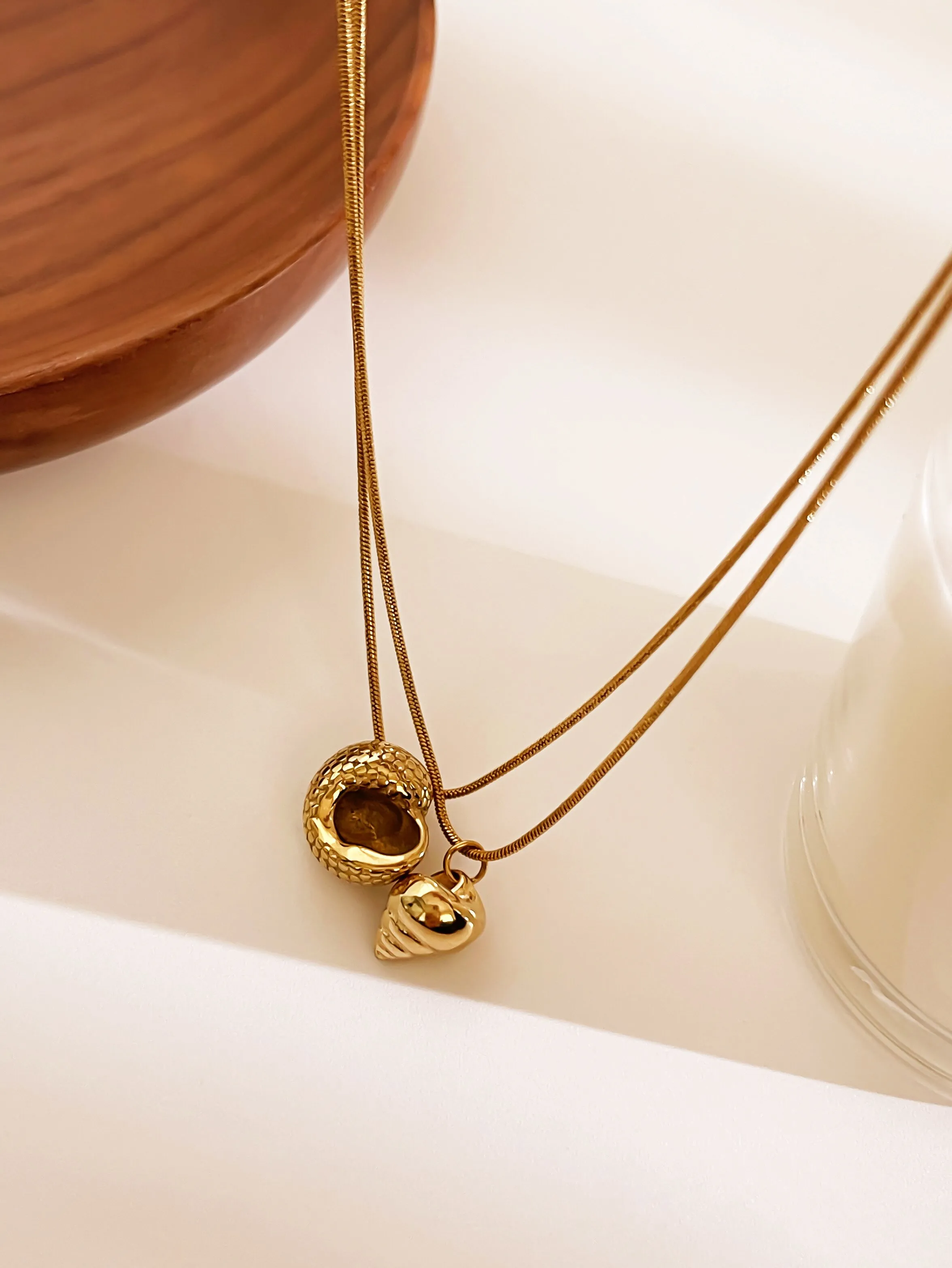 Vintage Style Classic Style Conch Snails 316L Stainless Steel  Irregular 18K Gold Plated Women's Pendant Necklace display picture 4