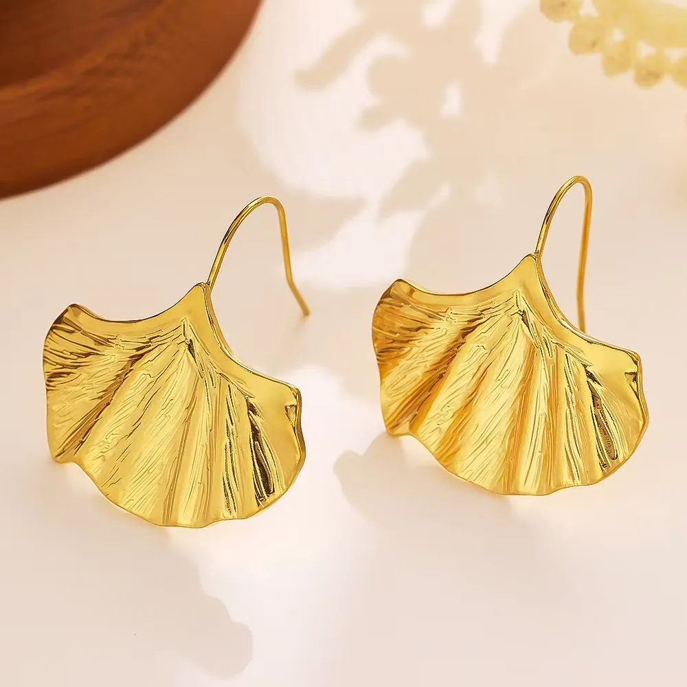 1 Pair Simple Style Flower Ginkgo Leaf 304 Stainless Steel 18K Gold Plated Imitation Gold  Ear Studs display picture 3