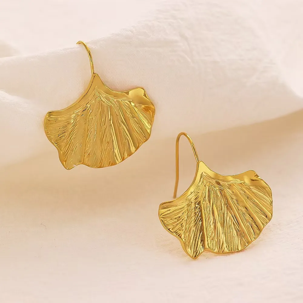 1 Pair Simple Style Flower Ginkgo Leaf 304 Stainless Steel 18K Gold Plated Imitation Gold  Ear Studs display picture 4