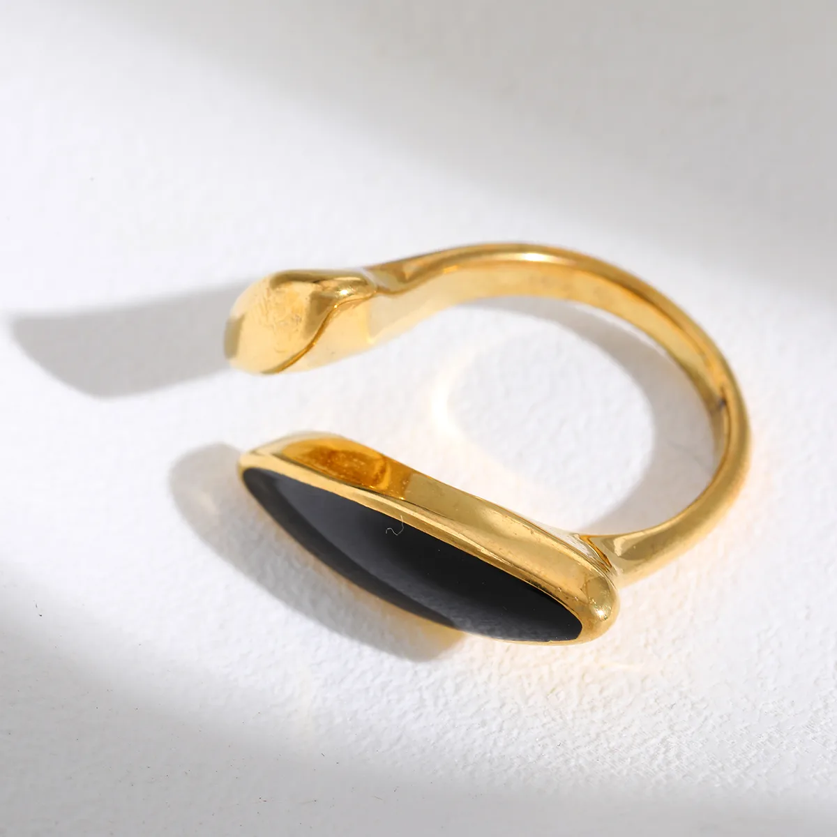 Casual Simple Style Artistic Irregular Geometric 304 Stainless Steel Enamel Inlay Acrylic 18K Gold Plated Women's Open Rings display picture 2