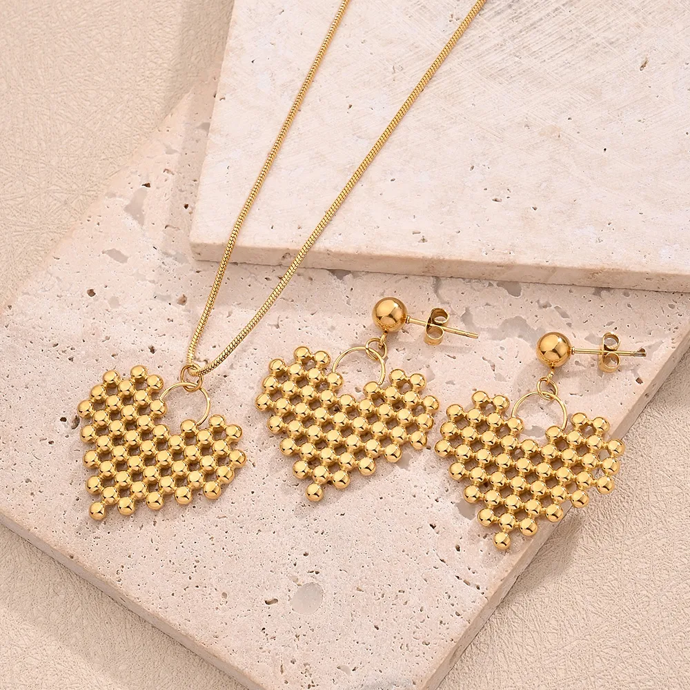 Casual Modern Style Sweet Red Heart Stainless Steel Polishing Plating 18K Gold Plated Women's Earrings Necklace Jewelry Set display picture 2