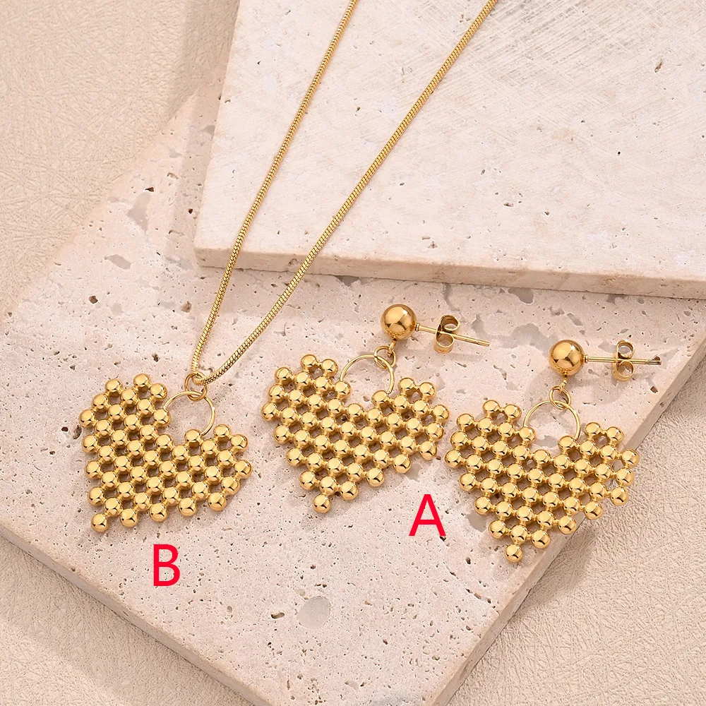 Casual Modern Style Sweet Red Heart Stainless Steel Polishing Plating 18K Gold Plated Women's Earrings Necklace Jewelry Set display picture 4
