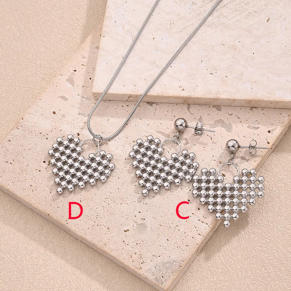 Casual Modern Style Sweet Red Heart Stainless Steel Polishing Plating 18K Gold Plated Women's Earrings Necklace Jewelry Set display picture 5