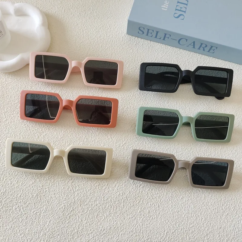 Sweet Simple Style Solid Color Resin Square Full Frame Glasses display picture 1