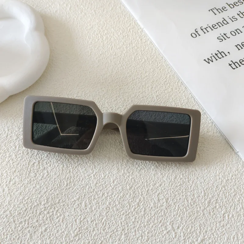Sweet Simple Style Solid Color Resin Square Full Frame Glasses display picture 7