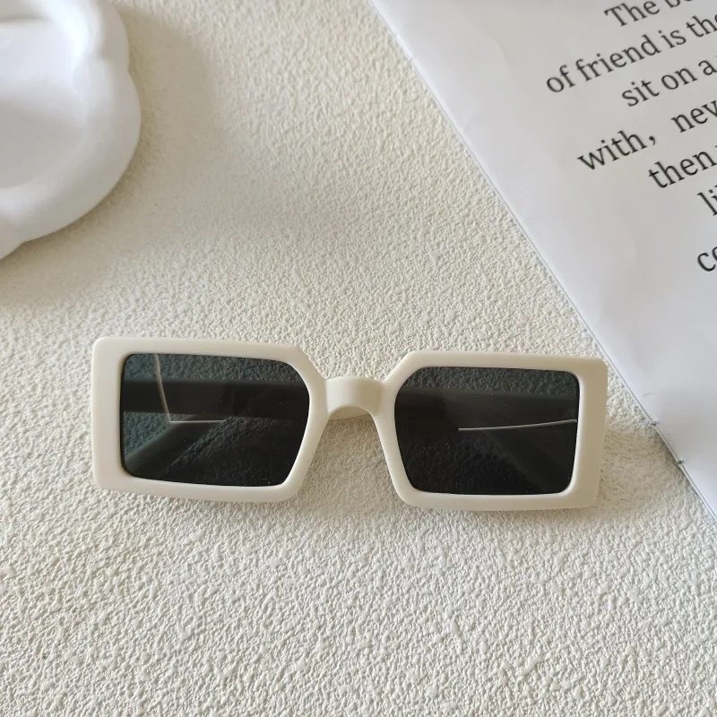 Sweet Simple Style Solid Color Resin Square Full Frame Glasses display picture 10