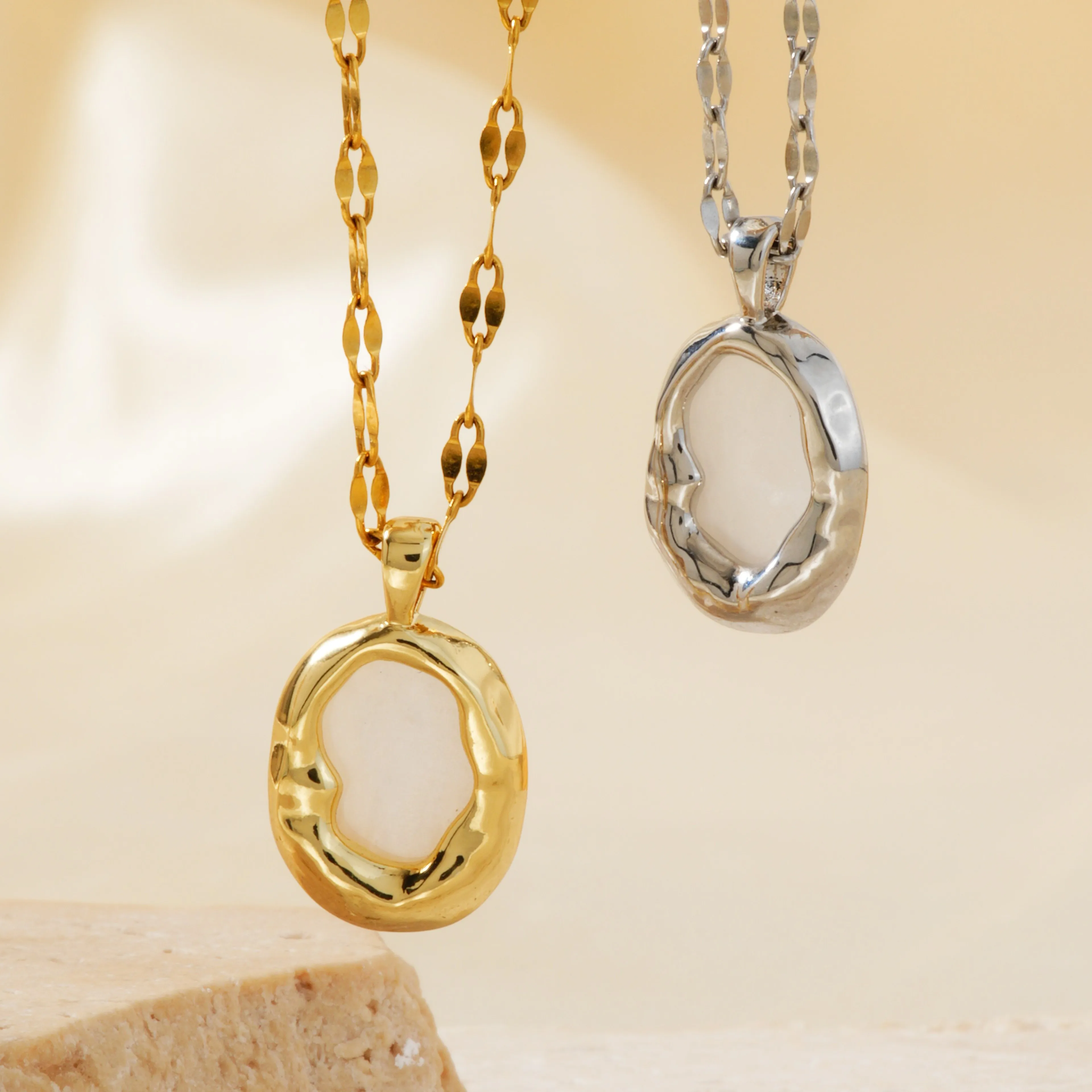 Elegant Simple Style Classic Style Round 304 Stainless Steel Copper Zircon K Gold Plated Rhodium Plated Women's Pendant Necklace display picture 1
