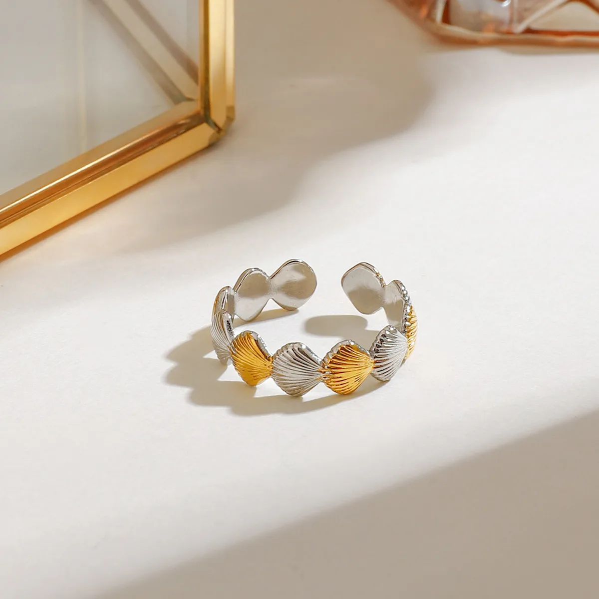 Elegant Simple Style Geometric 304 Stainless Steel Plating Inlay Zircon 18K Gold Plated Women's Rings display picture 2