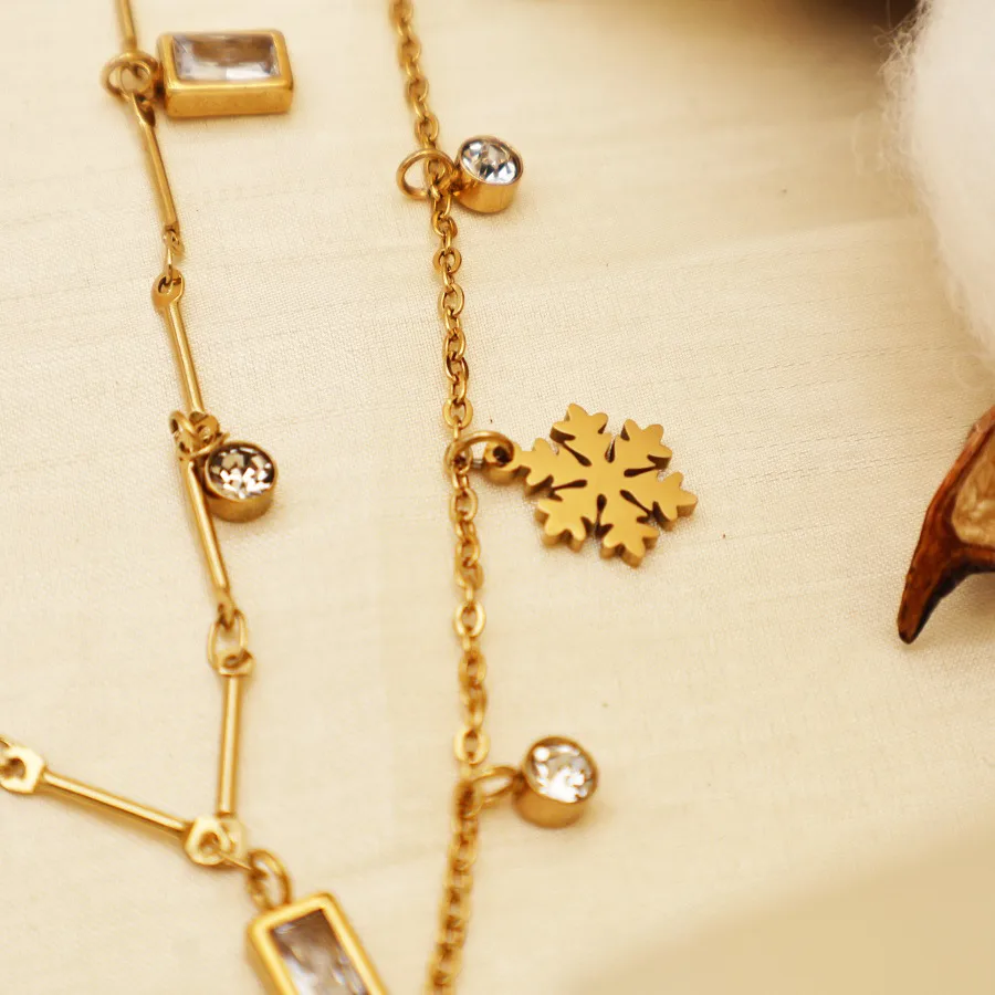 Retro Classic Style Snowflake 304 Stainless Steel Polishing Plating Zircon 18K Gold Plated Women's Multi Charms Necklace display picture 9