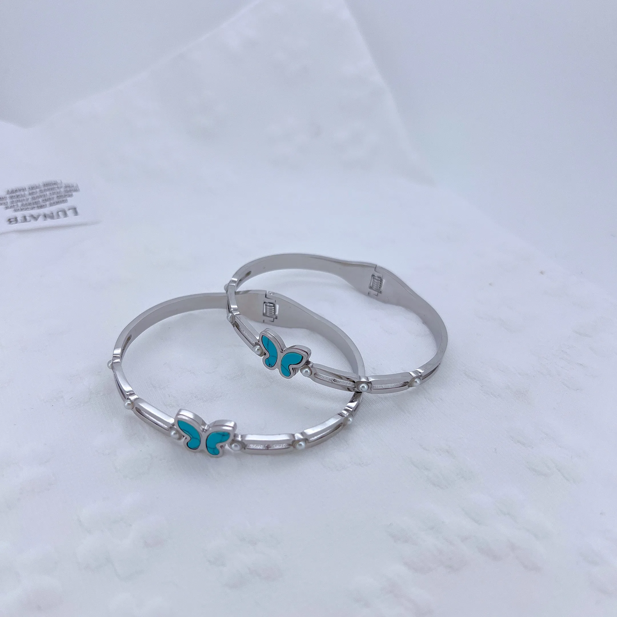 Casual Vacation Modern Style Butterfly Copper Handmade Polishing Enamel Pearl White Gold Plated Women's Bangle display picture 6
