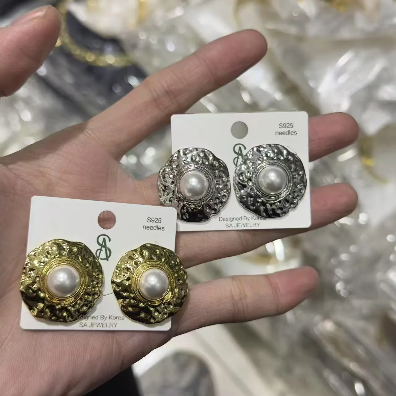 1 Pair/Package Casual Modern Style Simple Style Round Heart Shape Flower Polishing Inlay Copper Acrylic Pearl Zircon 18K Gold Plated White Gold Plated Ear Studs display picture 3