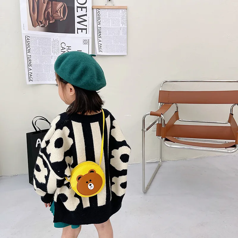 Kid'S Pu Leather Cartoon Bear Cute Round Zipper Crossbody Bag display picture 25