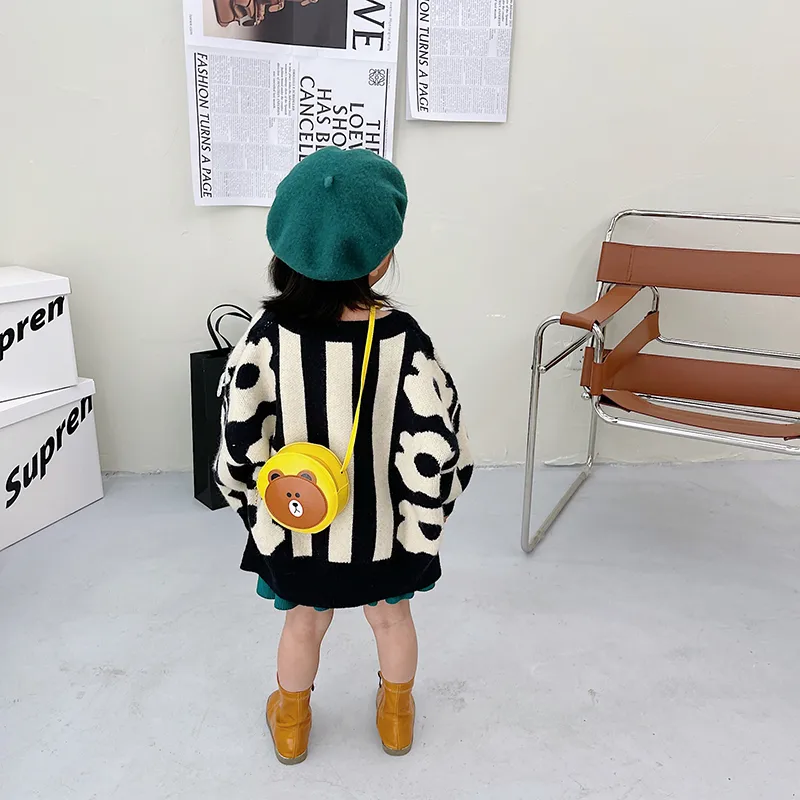 Kid'S Pu Leather Cartoon Bear Cute Round Zipper Crossbody Bag display picture 28
