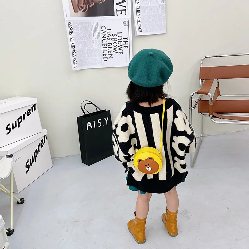 Kid'S Pu Leather Cartoon Bear Cute Round Zipper Crossbody Bag display picture 33