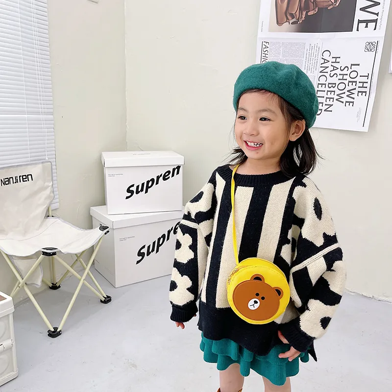 Kid'S Pu Leather Cartoon Bear Cute Round Zipper Crossbody Bag display picture 31
