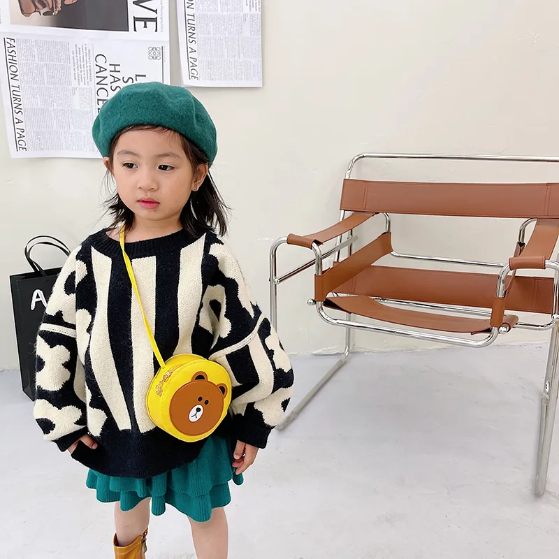 Kid'S Pu Leather Cartoon Bear Cute Round Zipper Crossbody Bag display picture 19