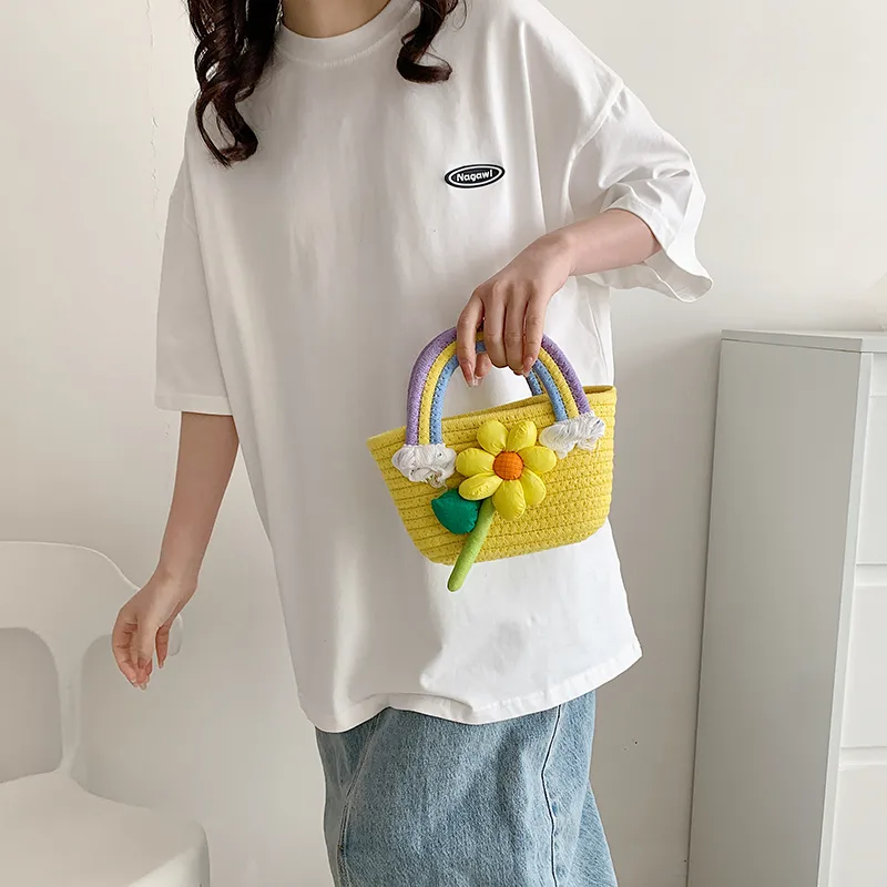 Women's Knit Rainbow Flower Cute Square Open Handbag display picture 3