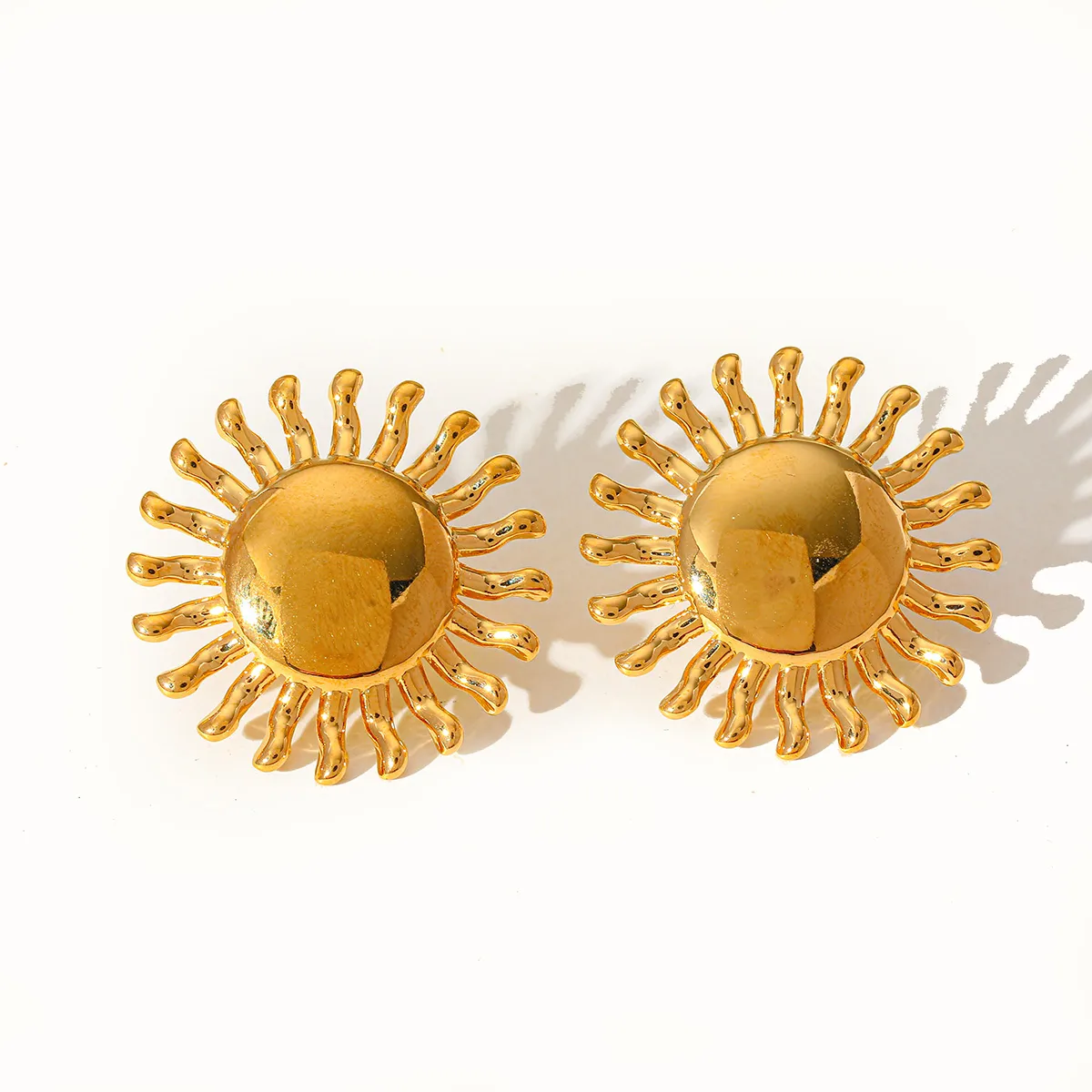 1 Pair Retro Exaggerated Simple Style Sun Plating 304 Stainless Steel 18K Gold Plated Ear Studs display picture 3