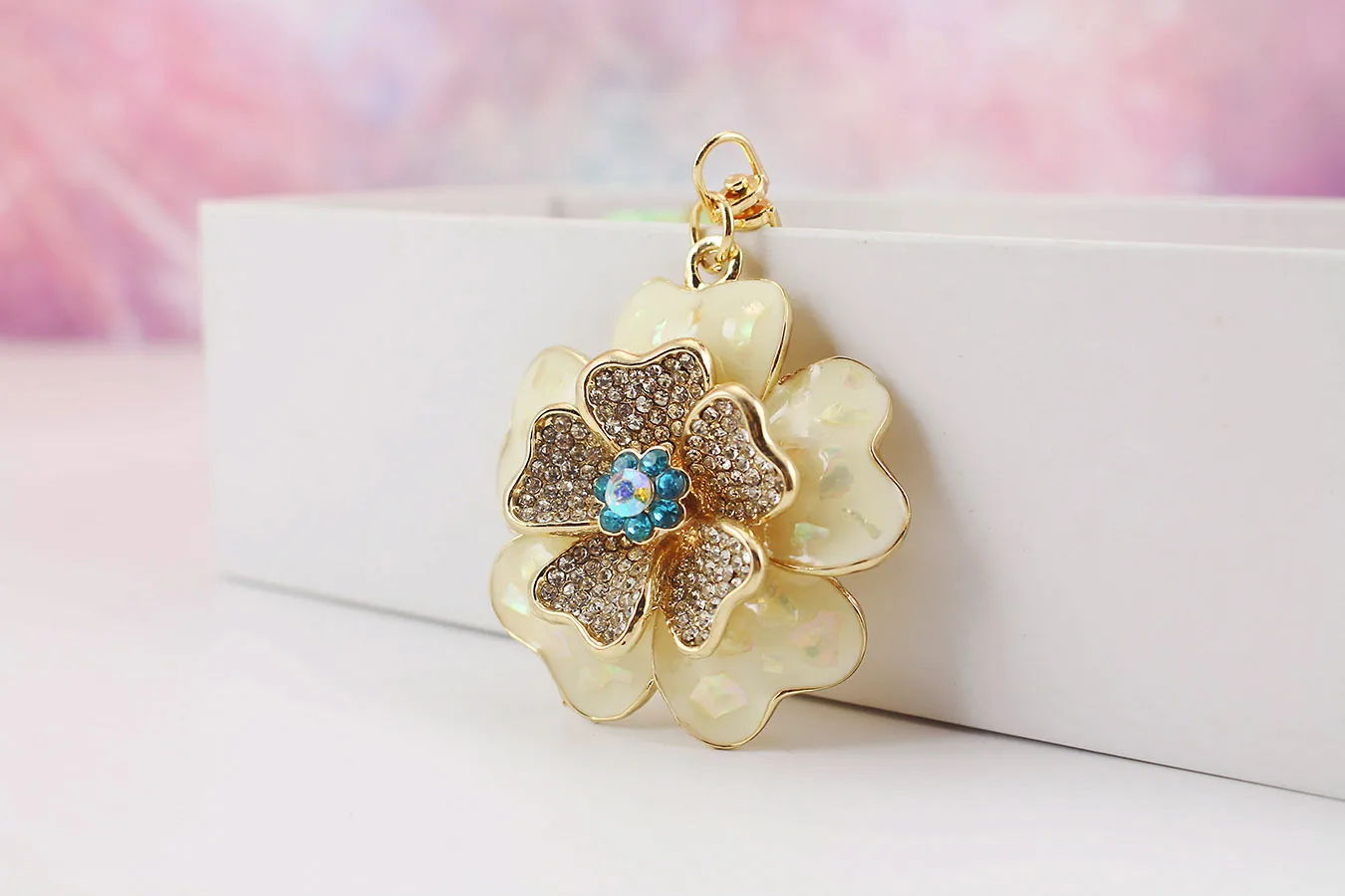 1 Piece Sweet Simple Style Flower Alloy Inlay Rhinestones Unisex Keychain display picture 10