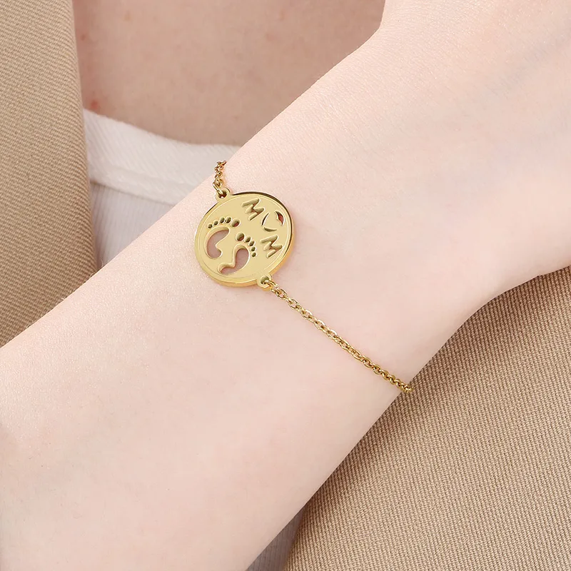 Simple Style Letter Heart Shape 304 Stainless Steel 18K Gold Plated Mother'S Day Women's Bracelets display picture 10