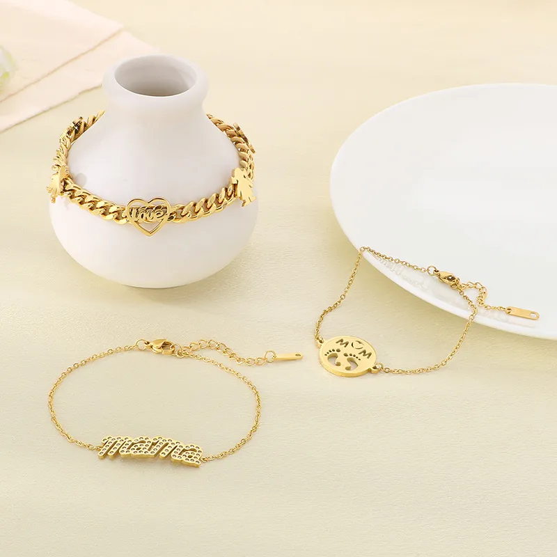 Simple Style Letter Heart Shape 304 Stainless Steel 18K Gold Plated Mother'S Day Women's Bracelets display picture 8
