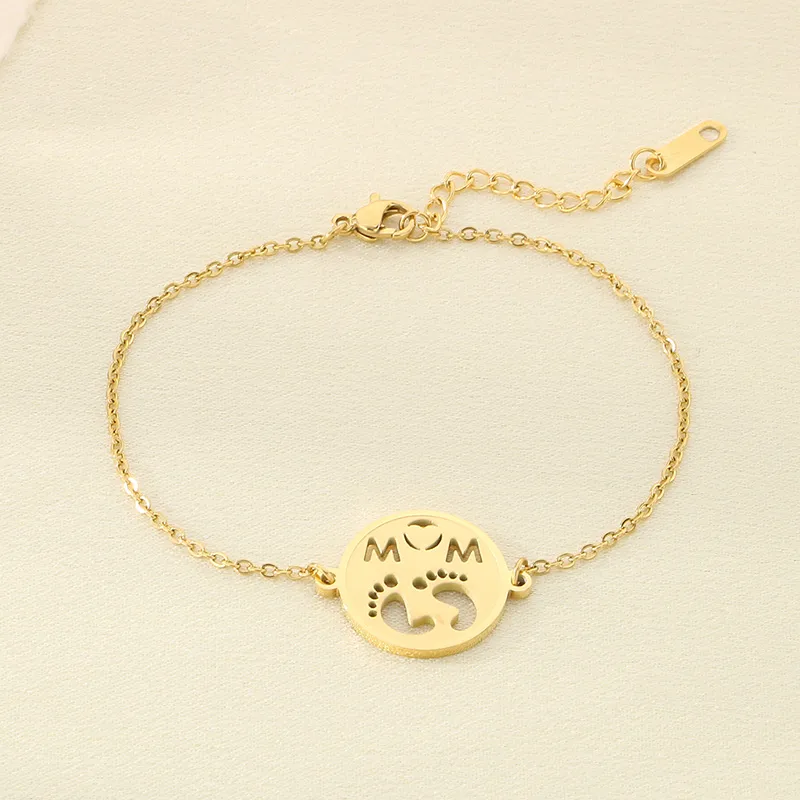Simple Style Letter Heart Shape 304 Stainless Steel 18K Gold Plated Mother'S Day Women's Bracelets display picture 12