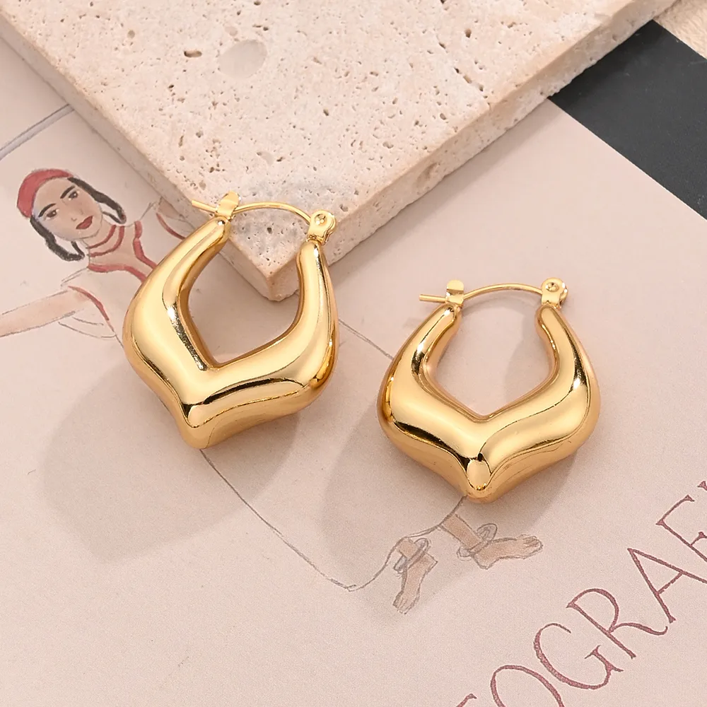 1 Pair/Package Casual Modern Style Simple Style U Shape Handmade Polishing Plating 304 Stainless Steel 18K Gold Plated Earrings display picture 3
