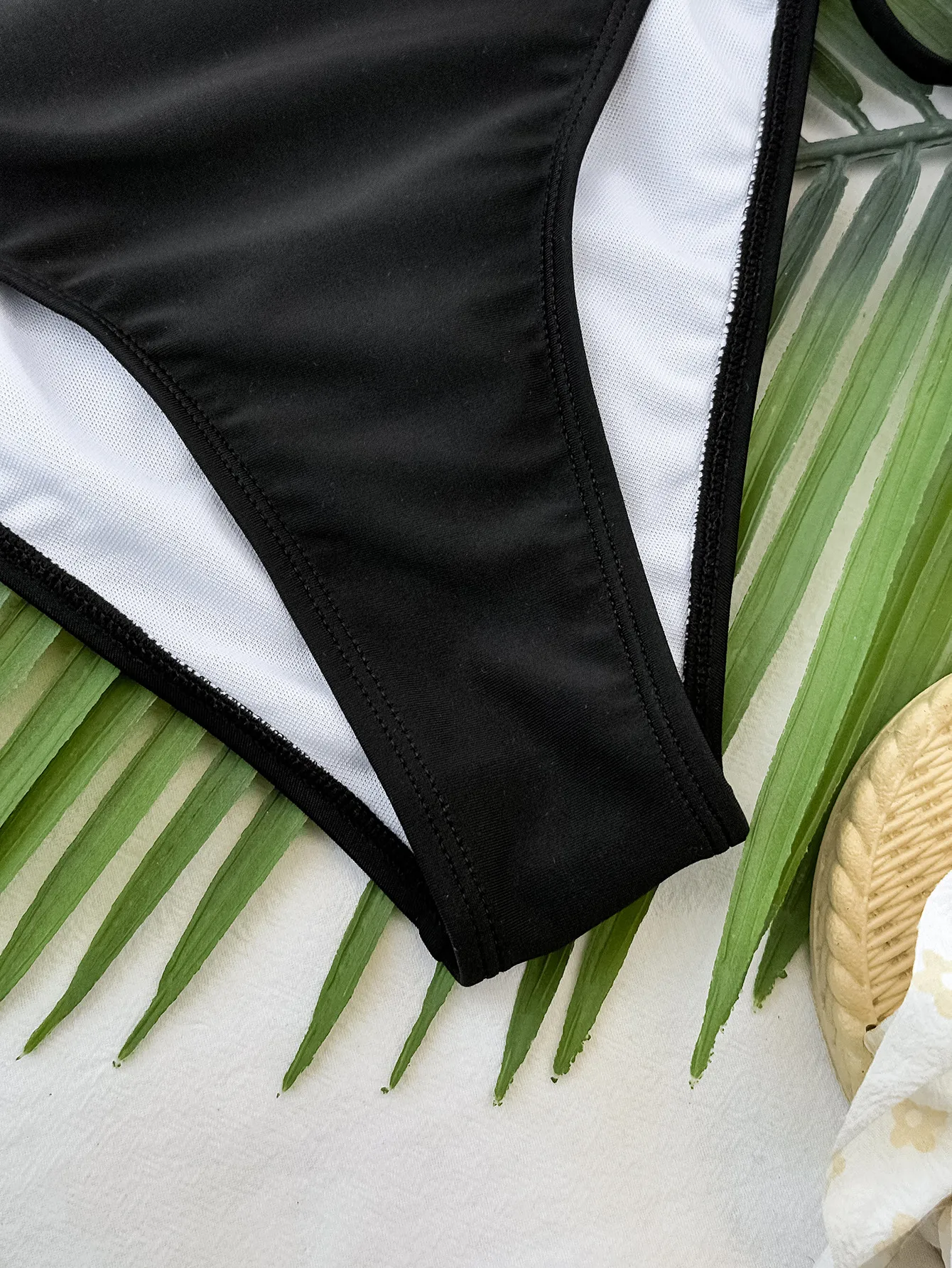 Women's Stripe 1 Piece Swimwear display picture 4