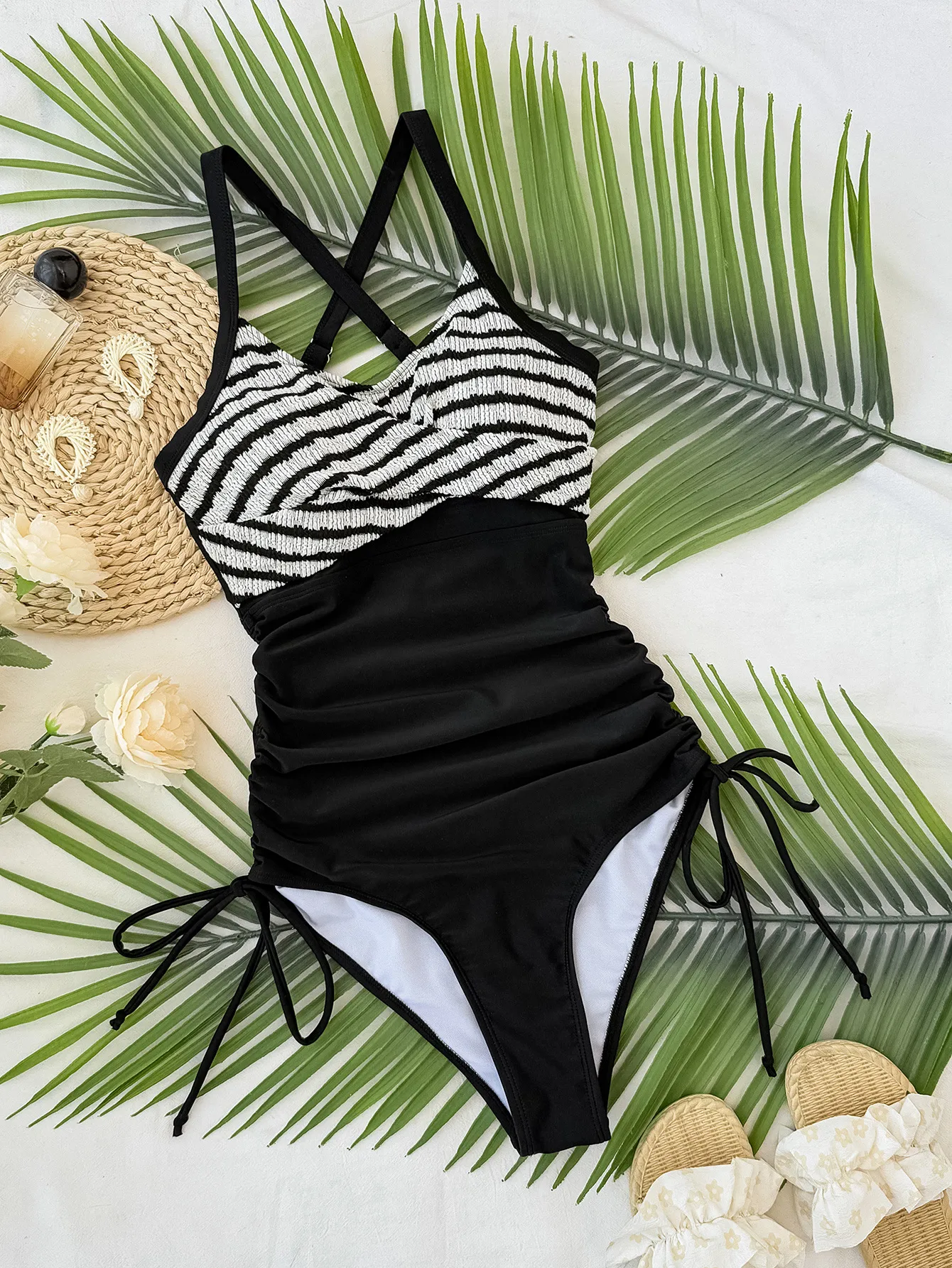 Women's Stripe 1 Piece Swimwear display picture 7