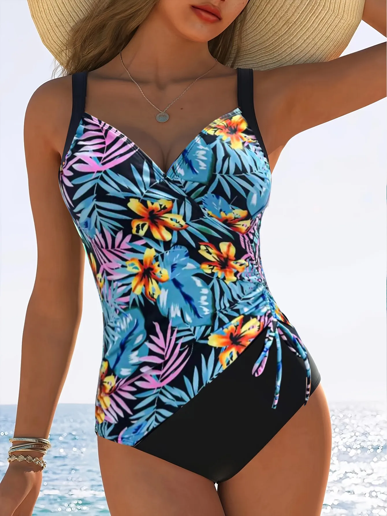 Women's Ditsy Floral 1 Piece Swimwear display picture 3
