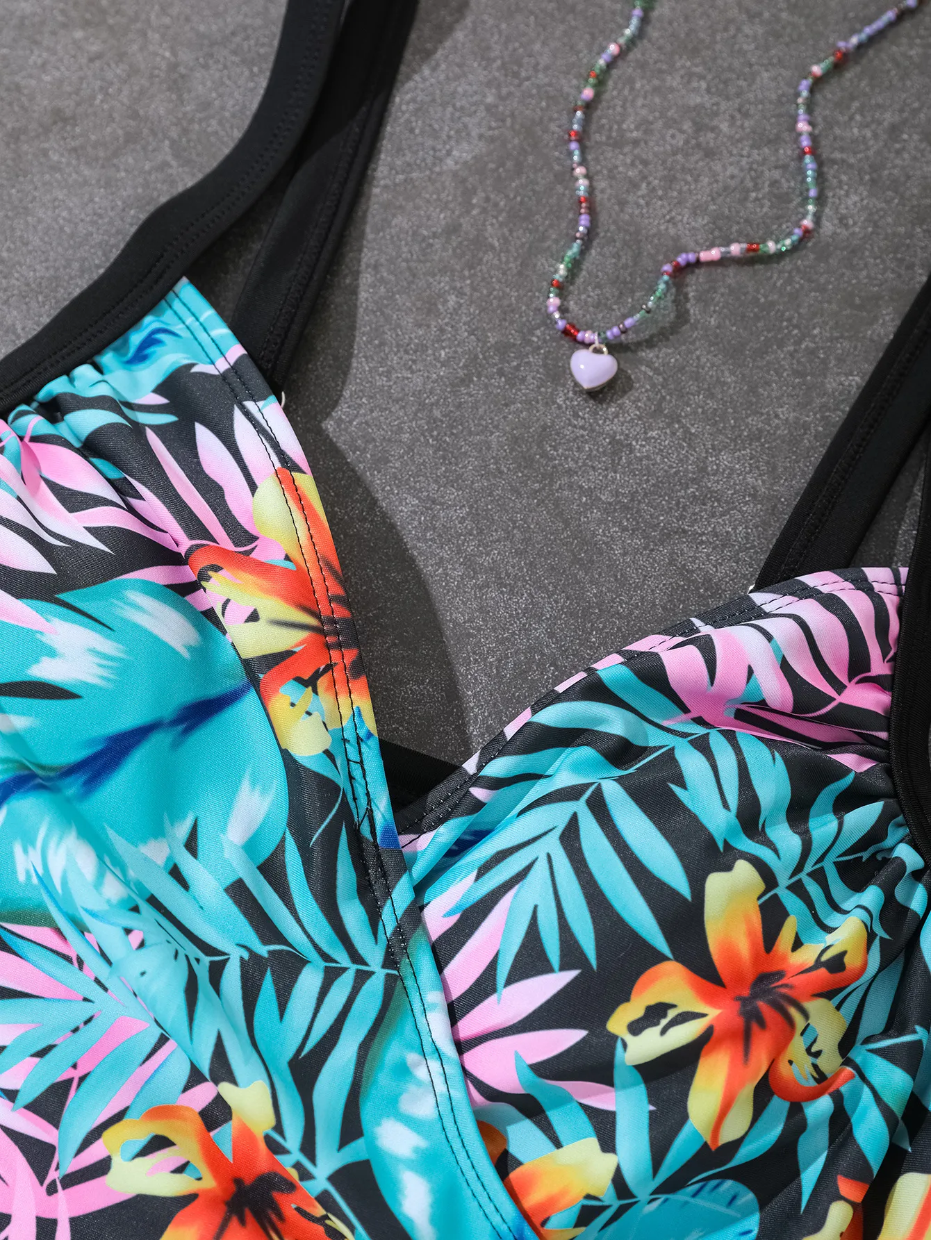 Women's Ditsy Floral 1 Piece Swimwear display picture 4