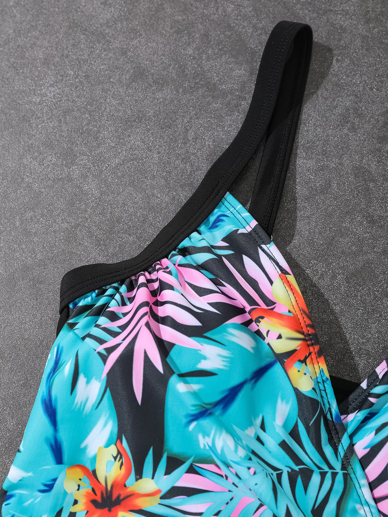 Women's Ditsy Floral 1 Piece Swimwear display picture 5