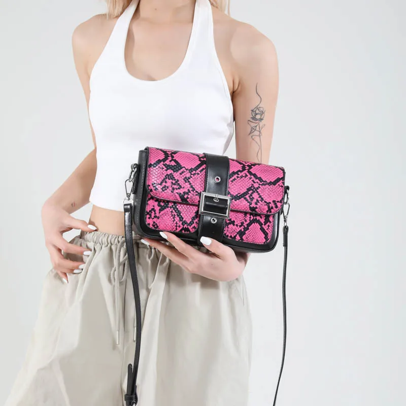 Women's Pu Leather Snakeskin Streetwear Square Buckle Shoulder Bag display picture 4