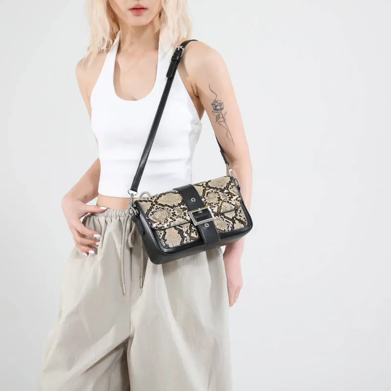 Women's Pu Leather Snakeskin Streetwear Square Buckle Shoulder Bag display picture 7