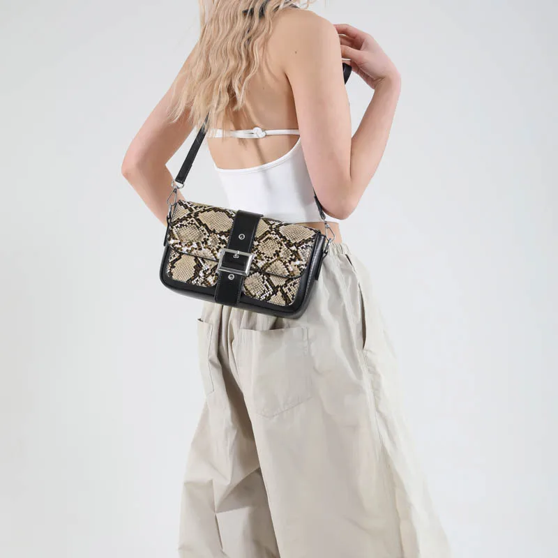 Women's Pu Leather Snakeskin Streetwear Square Buckle Shoulder Bag display picture 5