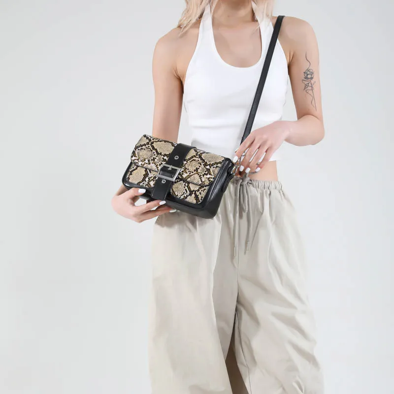 Women's Pu Leather Snakeskin Streetwear Square Buckle Shoulder Bag display picture 8