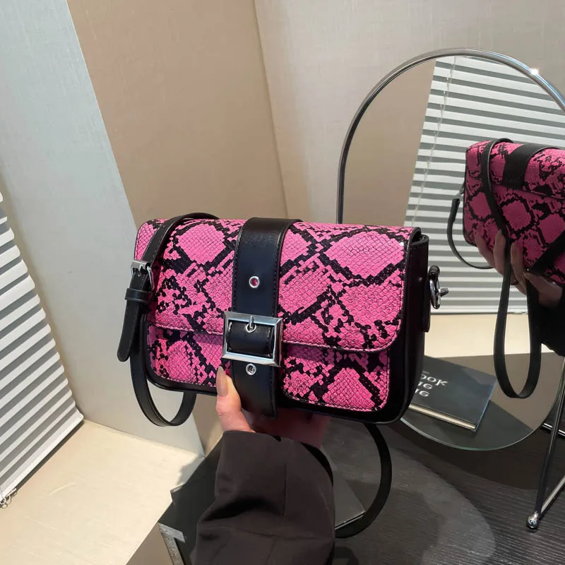 Women's Pu Leather Snakeskin Streetwear Square Buckle Shoulder Bag display picture 20