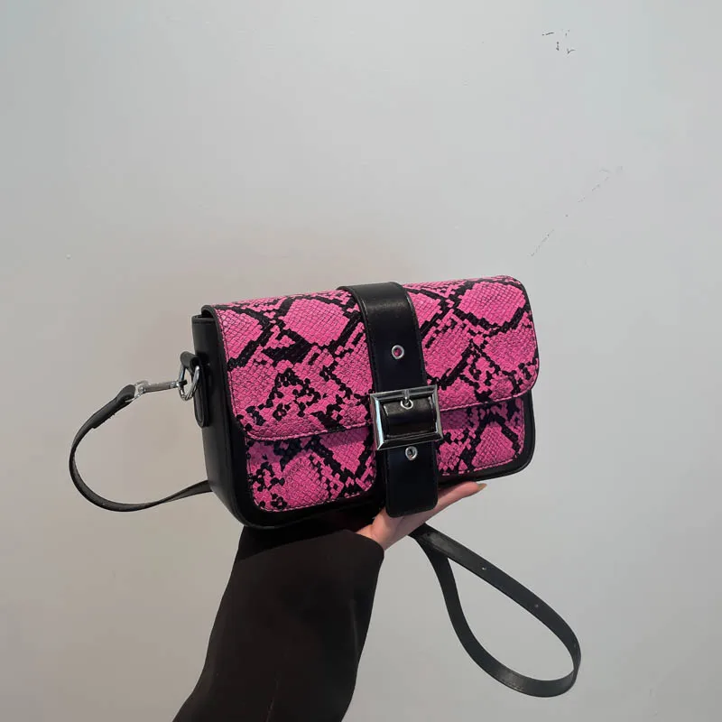 Women's Pu Leather Snakeskin Streetwear Square Buckle Shoulder Bag display picture 19